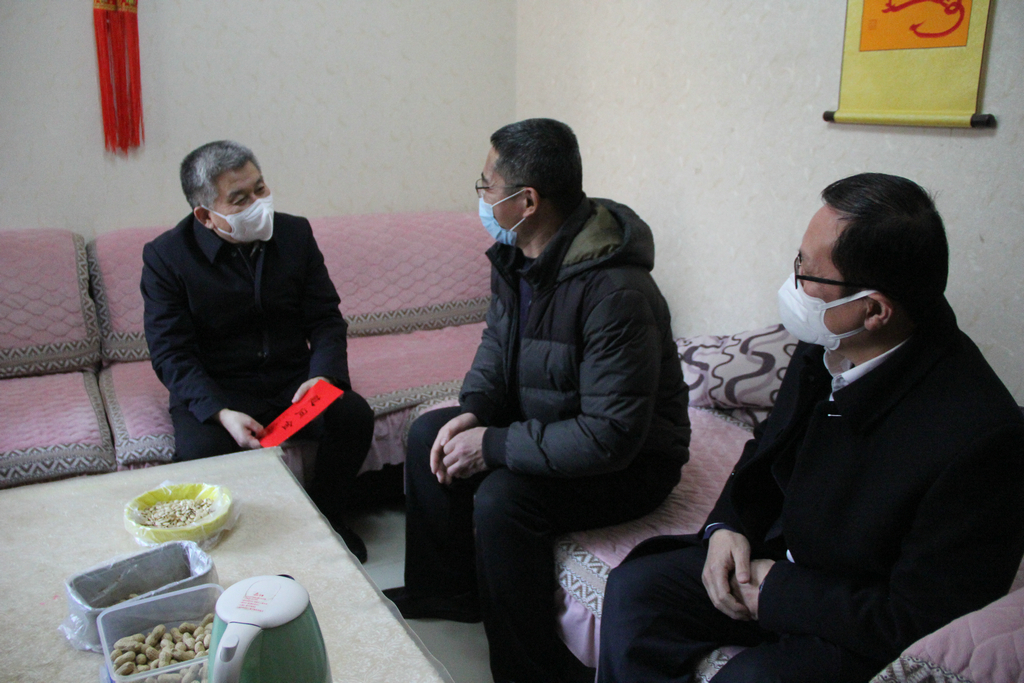 市委常委、副市長賈剛走訪慰問公司困難職工